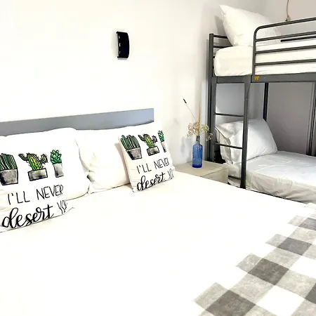 Apartament Rori House 1 *